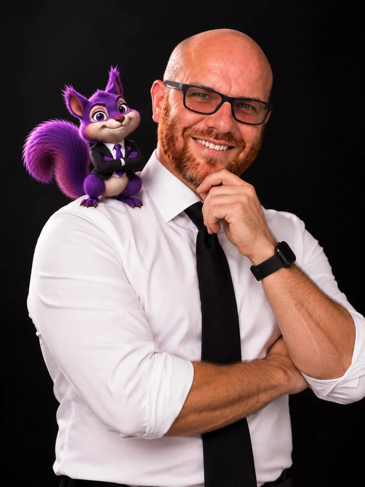 Mirko Rudello con Lex seduto sulla spalla